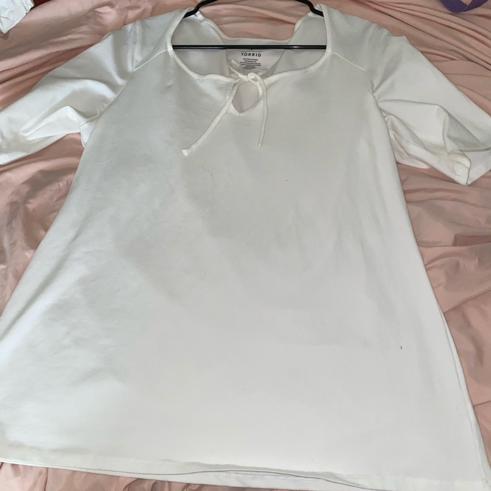 White scoop neck top with tie